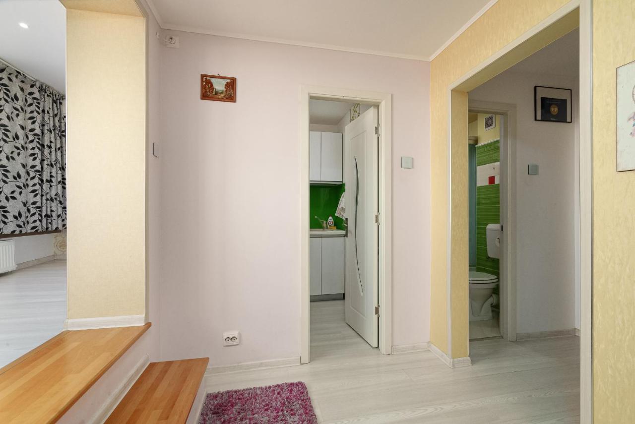 Stone Gate Apartment #1 Bucareste Exterior foto