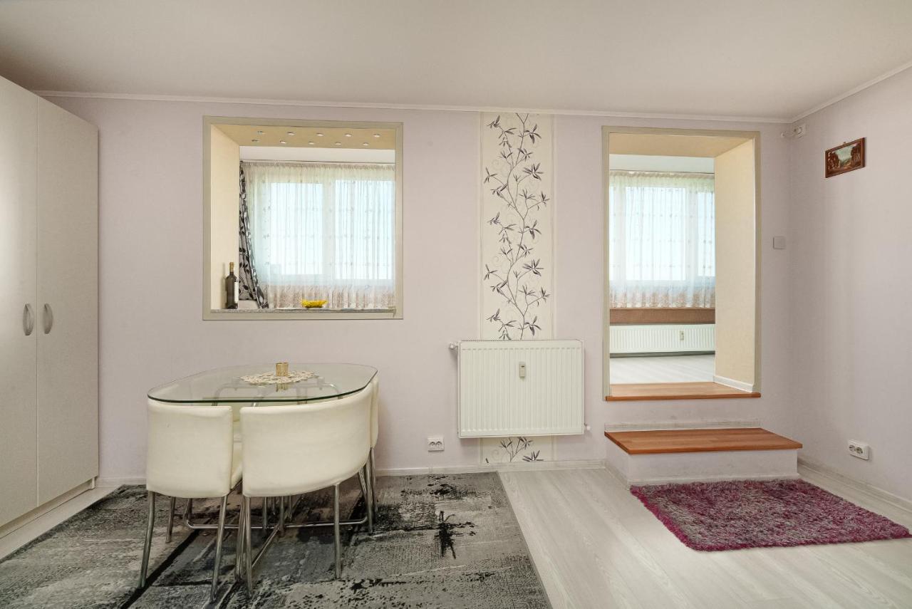 Stone Gate Apartment #1 Bucareste Exterior foto